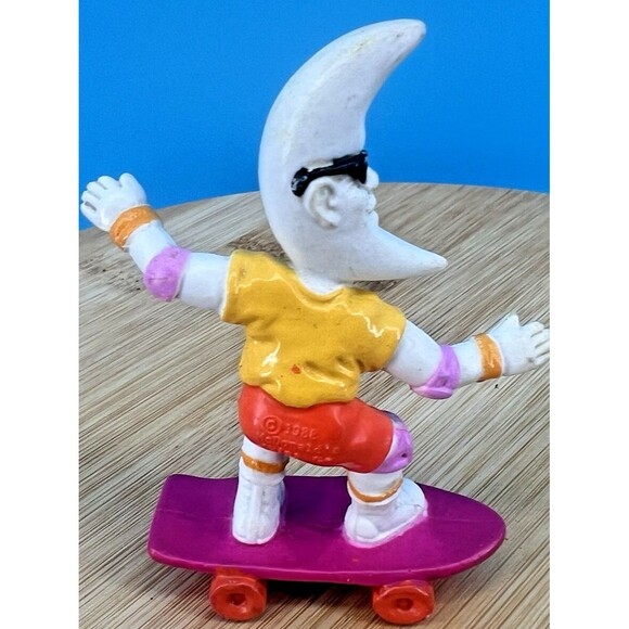 Vintage 1988 McDonald's Mac Tonight Skateboarder Rubber Figurine - Picture 3 of 5